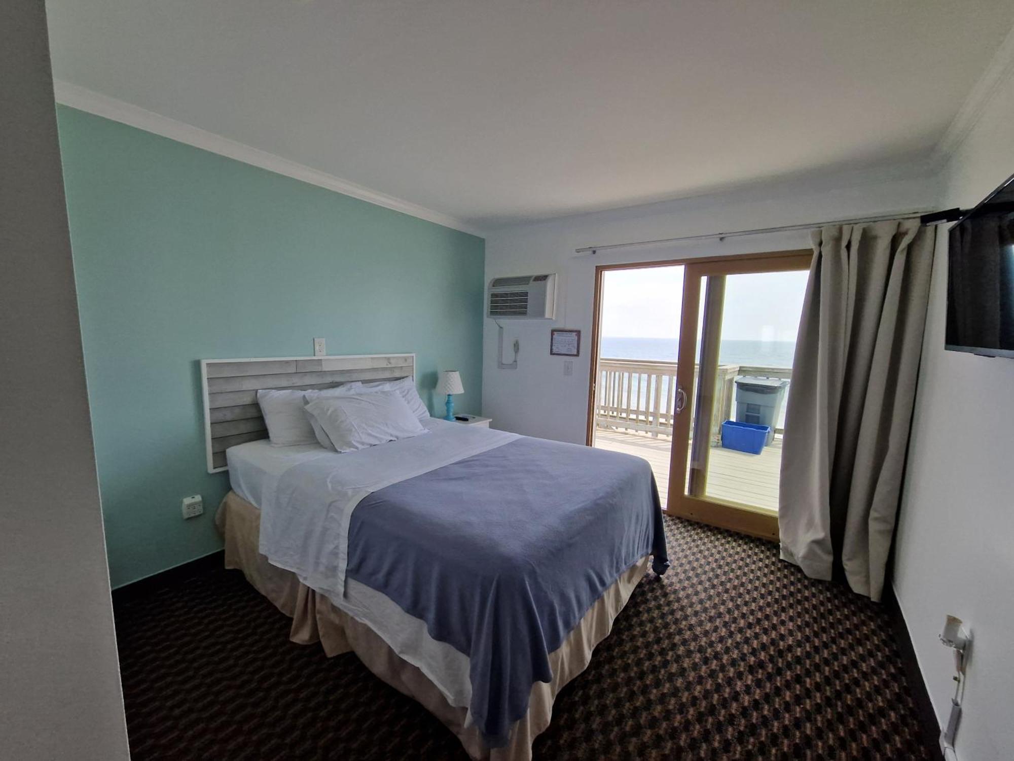Sandcastle Beachfront Inn เวสเตอร์ลีย์ ภายนอก รูปภาพ